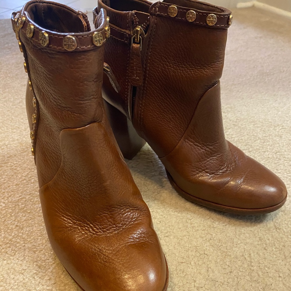 Tory Burch boots size 7